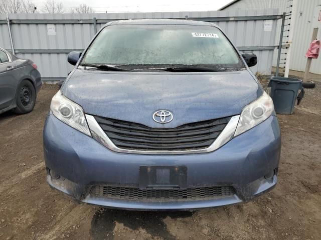 2014 Toyota Sienna LE