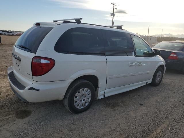 2005 Chrysler Town & Country LX