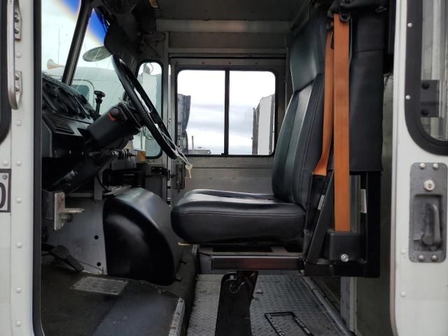 2002 Freightliner Chassis M Line WALK-IN Van