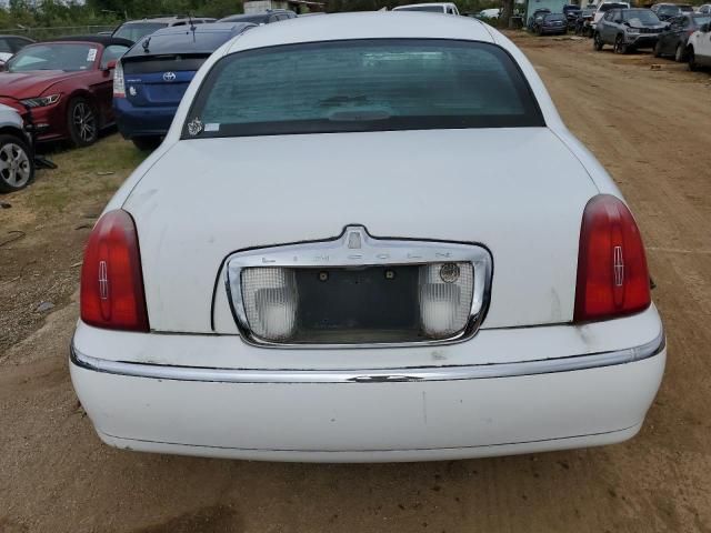 2002 Lincoln Town Car Signature