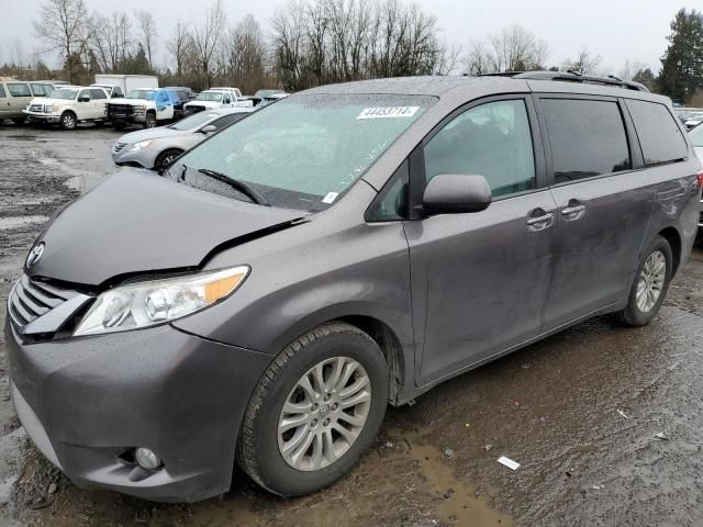 2016 Toyota Sienna XLE