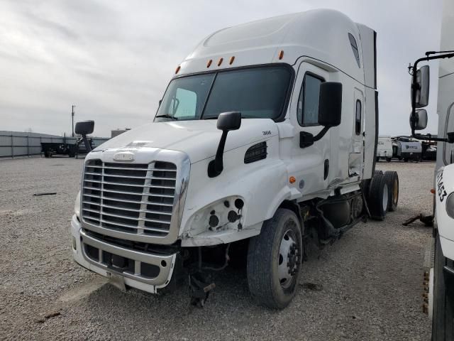 2016 Freightliner Cascadia 113