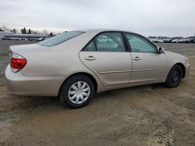 2005 Toyota Camry LE