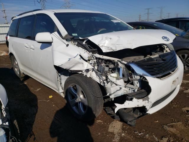 2013 Toyota Sienna LE