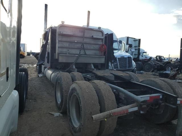 2004 Freightliner Conventional FLD132 XL Classic