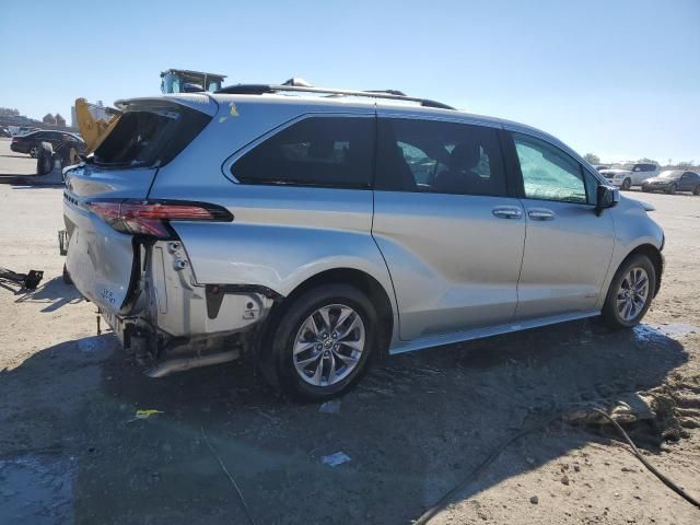 2021 Toyota Sienna XLE