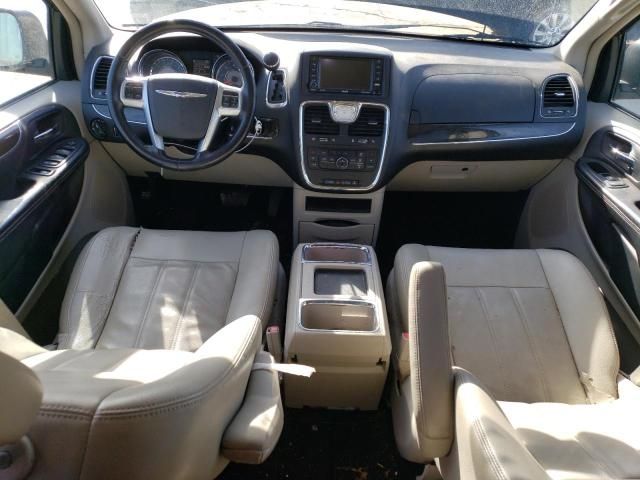 2013 Chrysler Town & Country Touring