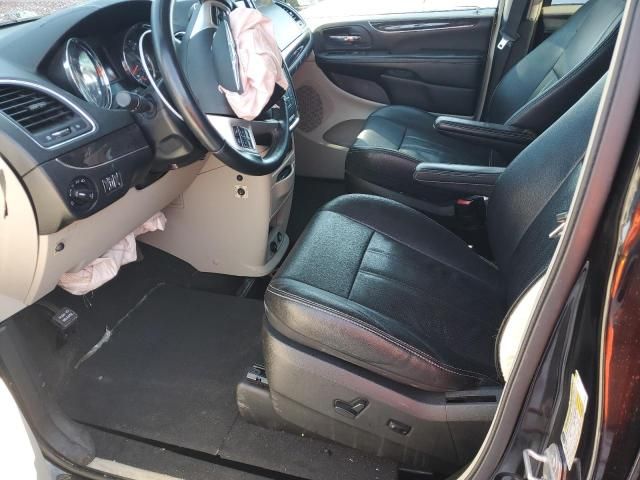 2015 Chrysler Town & Country Touring L