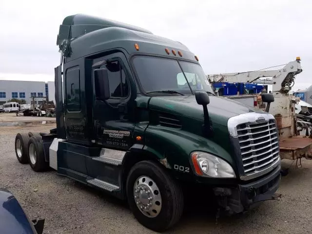 2015 Freightliner Cascadia 113