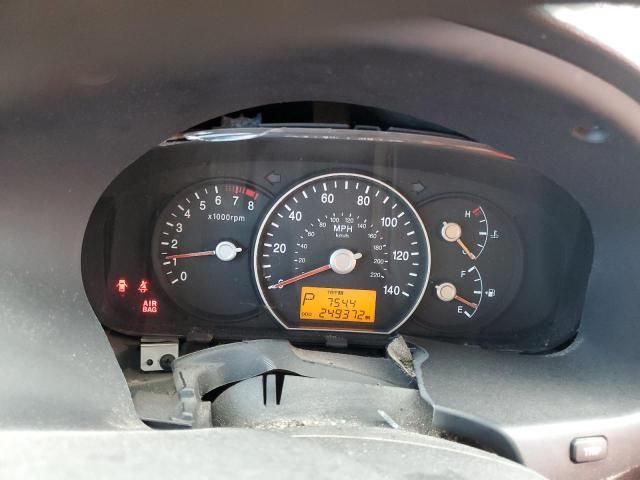 2008 KIA Rondo Base