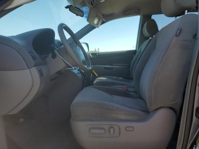 2006 Toyota Sienna CE