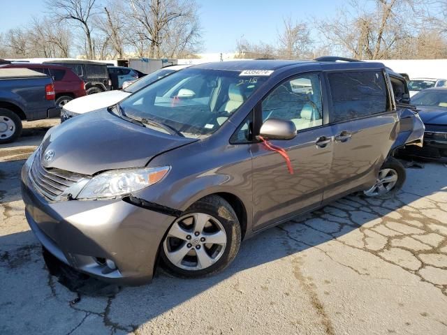 2015 Toyota Sienna LE