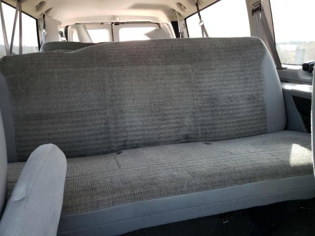 2004 Ford Econoline E350 Super Duty Wagon