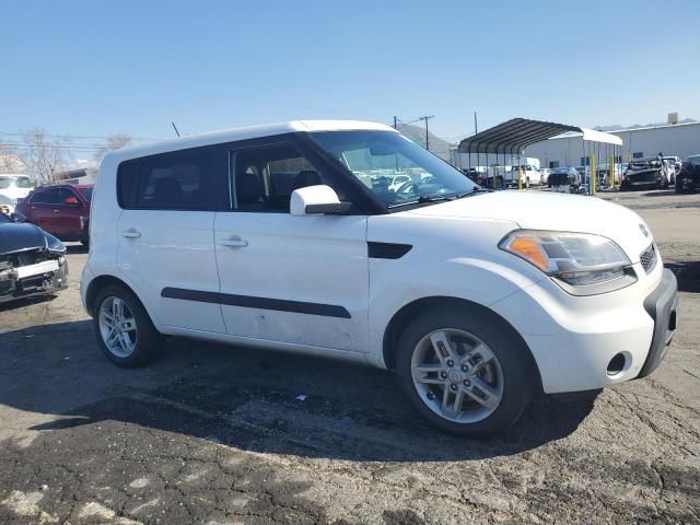 2011 KIA Soul +