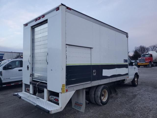 2013 Ford Econoline E450 Super Duty Cutaway Van