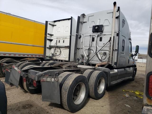 2010 Freightliner Cascadia 125