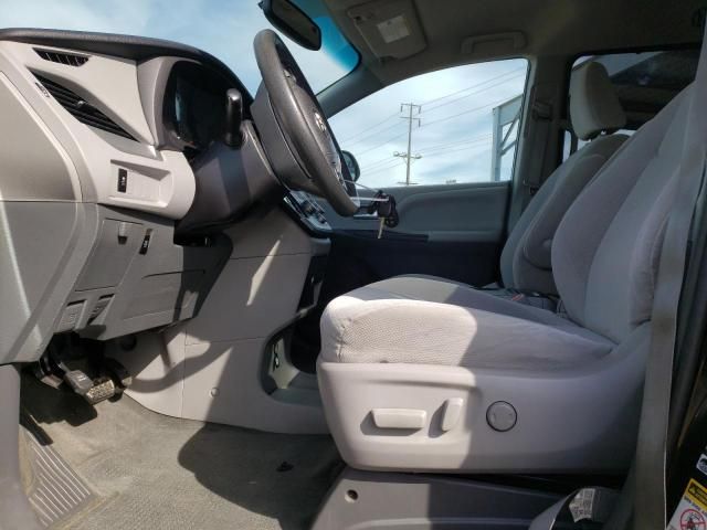 2016 Toyota Sienna LE