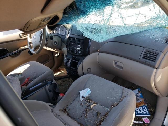 2005 Toyota Sienna CE