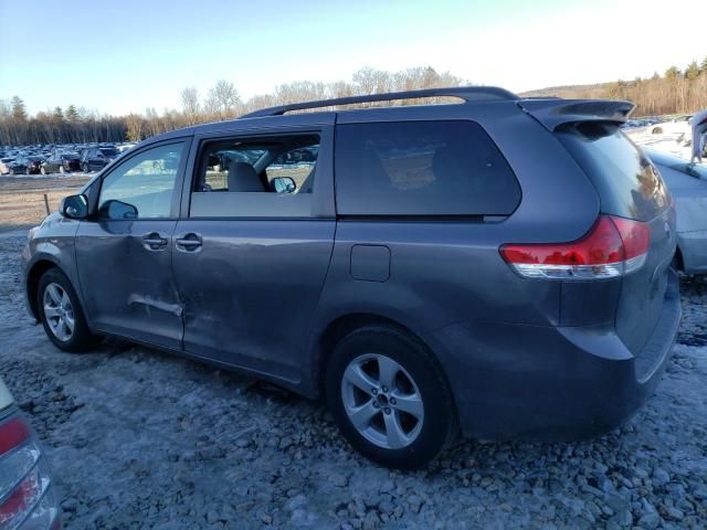 2013 Toyota Sienna LE