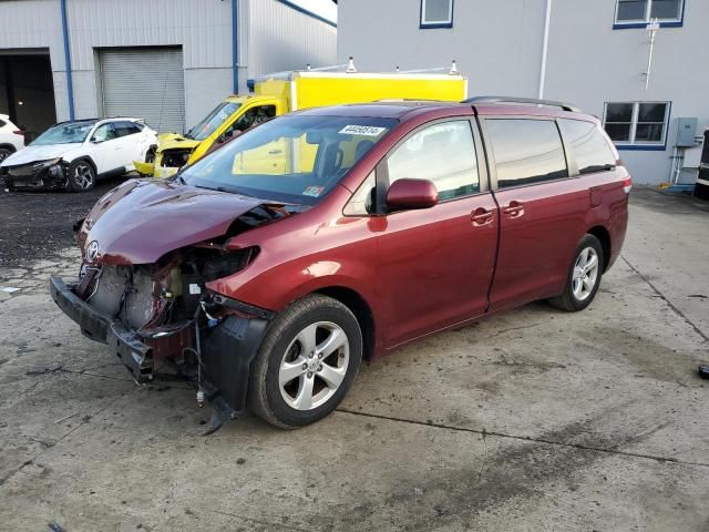 2014 Toyota Sienna LE