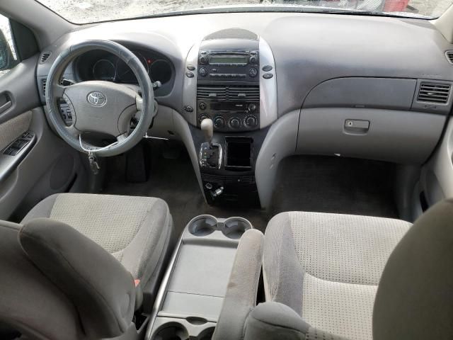 2009 Toyota Sienna CE