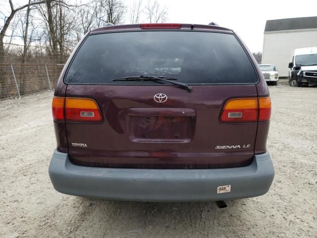 2000 Toyota Sienna LE