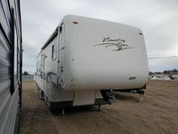 Salvage trucks for sale at Des Moines, IA auction: 2000 Kountry 5th Wheel