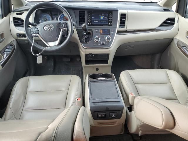 2018 Toyota Sienna XLE