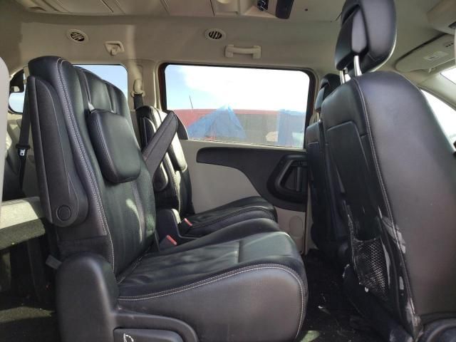 2015 Chrysler Town & Country Touring