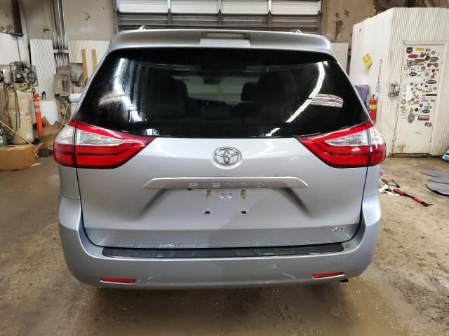 2017 Toyota Sienna XLE