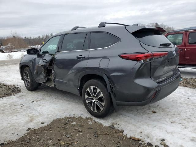 2022 Toyota Highlander Hybrid XLE