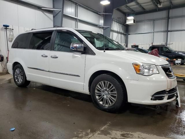 2013 Chrysler Town & Country Touring L