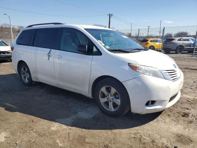 2017 Toyota Sienna LE