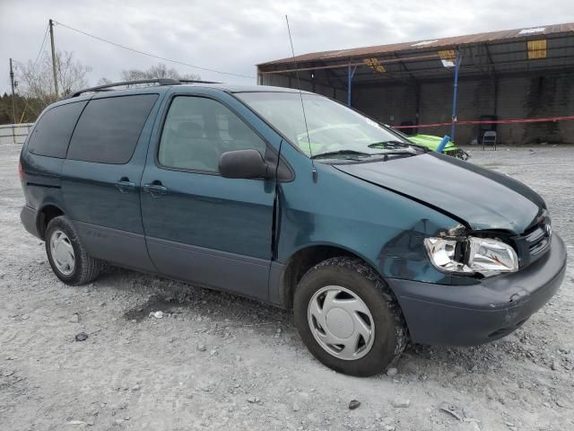 1998 Toyota Sienna LE