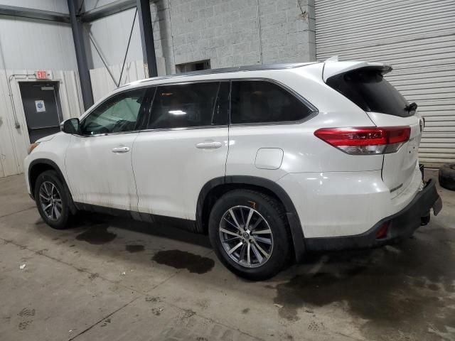 2019 Toyota Highlander SE