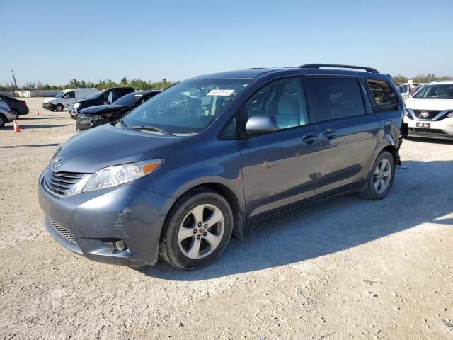 2015 Toyota Sienna LE