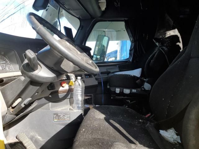 2019 Freightliner Cascadia 126