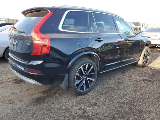 2022 Volvo XC90 T6 Momentum