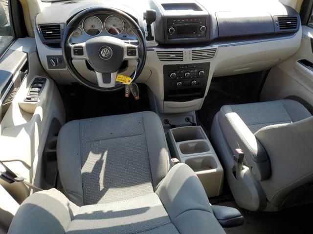 2011 Volkswagen Routan S