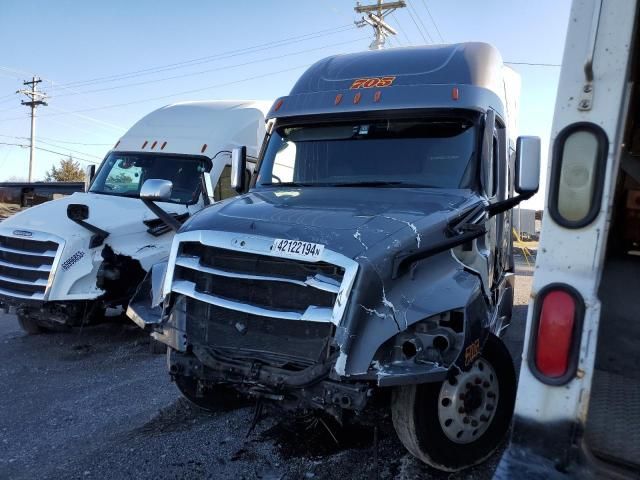 2021 Freightliner Cascadia 126