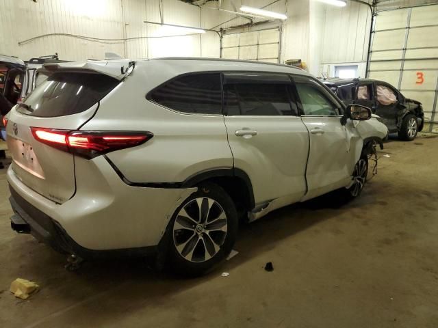 2022 Toyota Highlander XLE