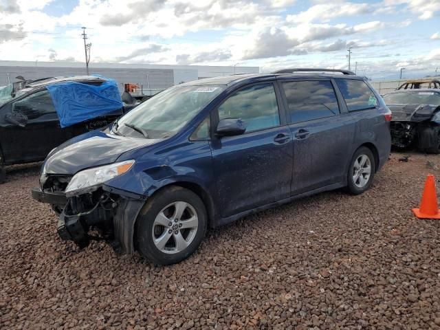 2020 Toyota Sienna LE