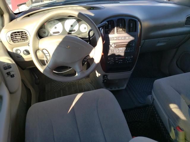 2002 Chrysler Town & Country LX