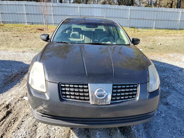 2004 Nissan Maxima SE