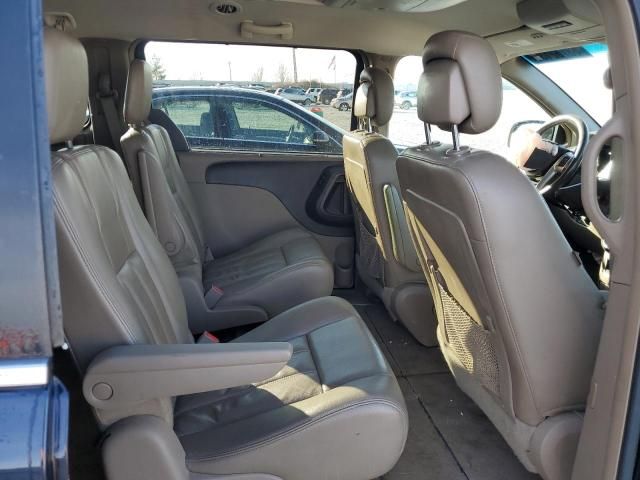 2011 Chrysler Town & Country Touring L