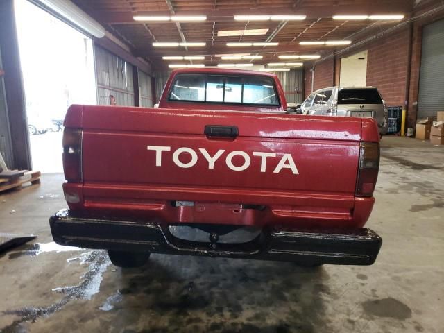 1987 Toyota Pickup RN64 DLX