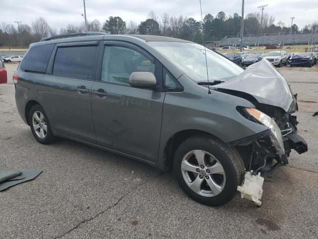 2013 Toyota Sienna LE