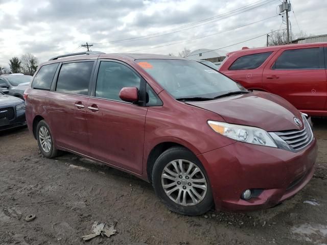 2016 Toyota Sienna XLE