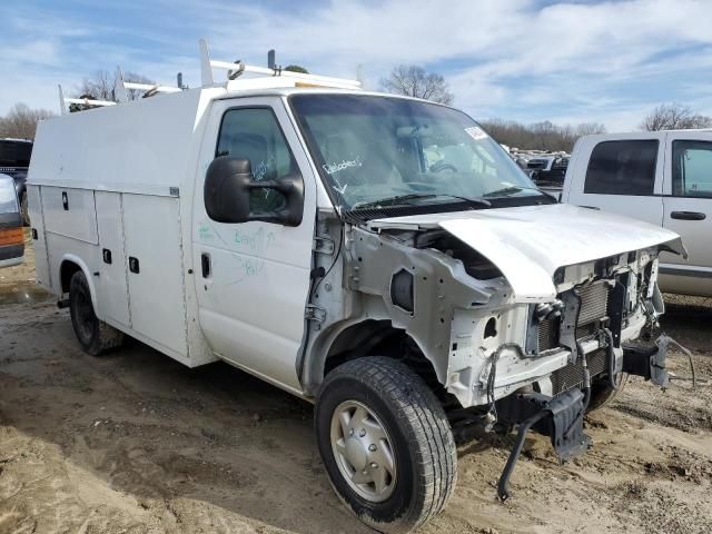 2016 Ford Econoline E350 Super Duty Cutaway Van