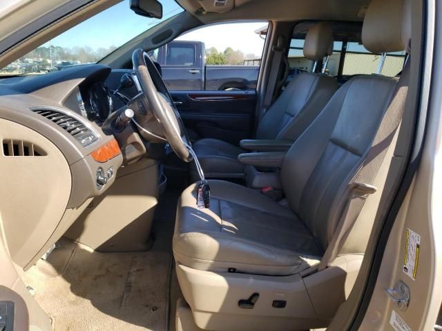 2013 Chrysler Town & Country Touring